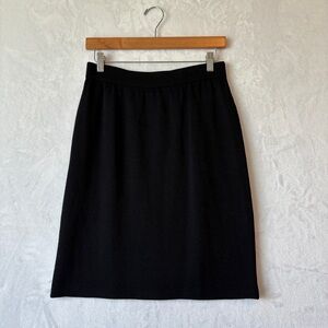 St. John Basics Black Pencil Skirt Knee-Length‎ business casual work wear size 8